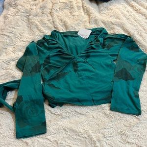 NWT Ultimate Mik’s Amsterdam Dark Green Deep V  wrap  With Tie Crop Top Size M